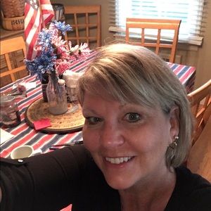 Meet your Posher, Dana